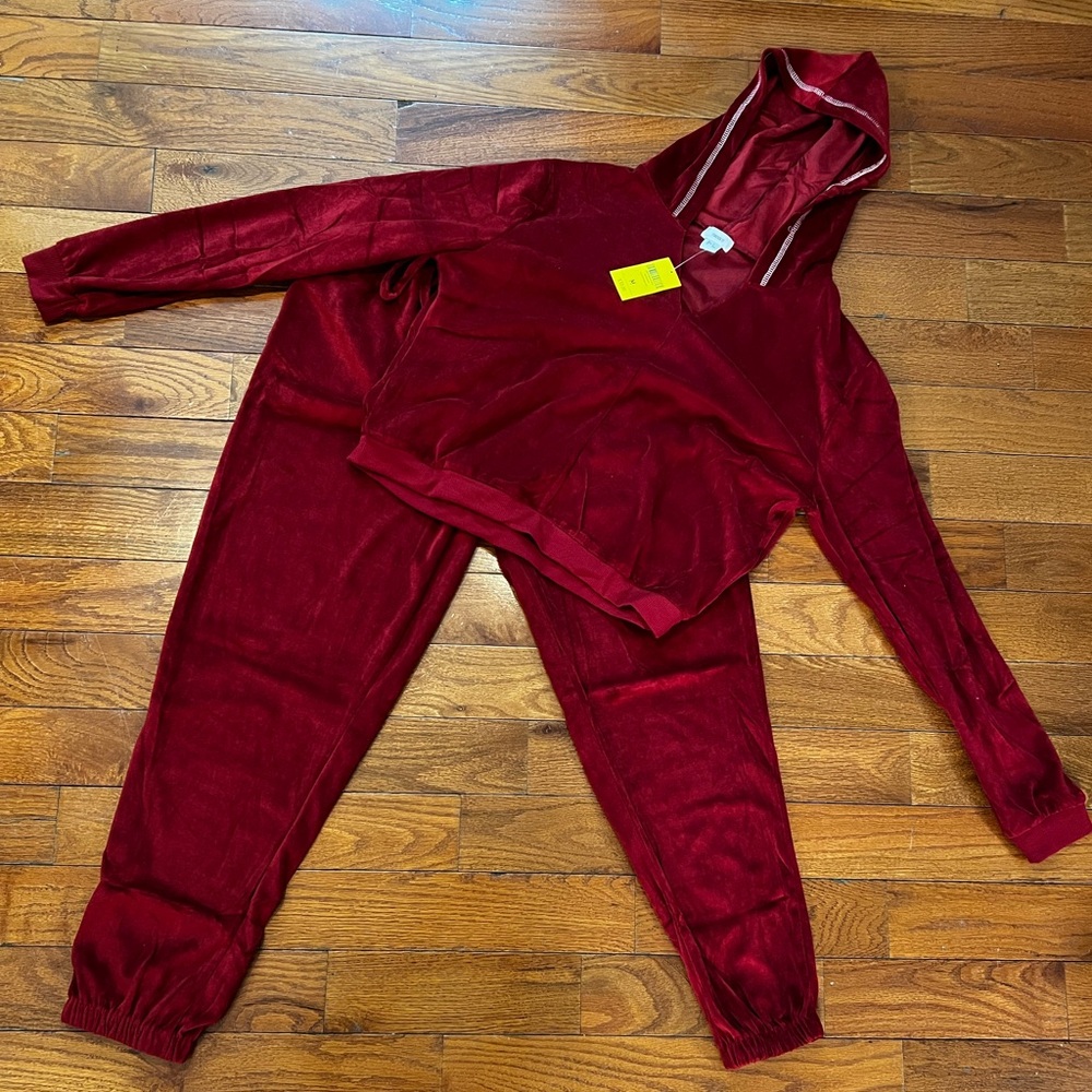 Forever 21 2 Piece Velour Sleepwear Set Burgundy Women's Medium NWT